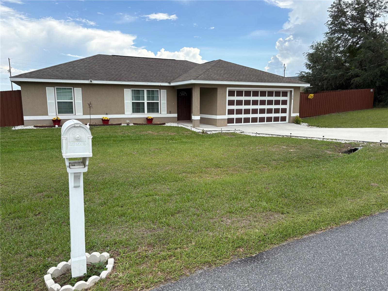 176 Juniper Loop Circle, FL