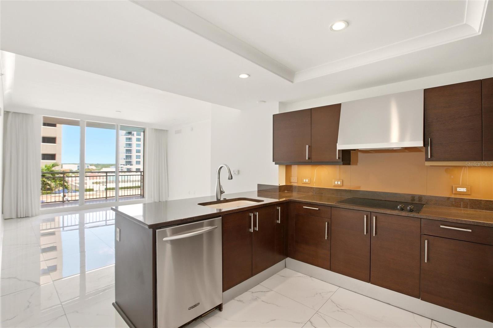 1350 Main Street, FL