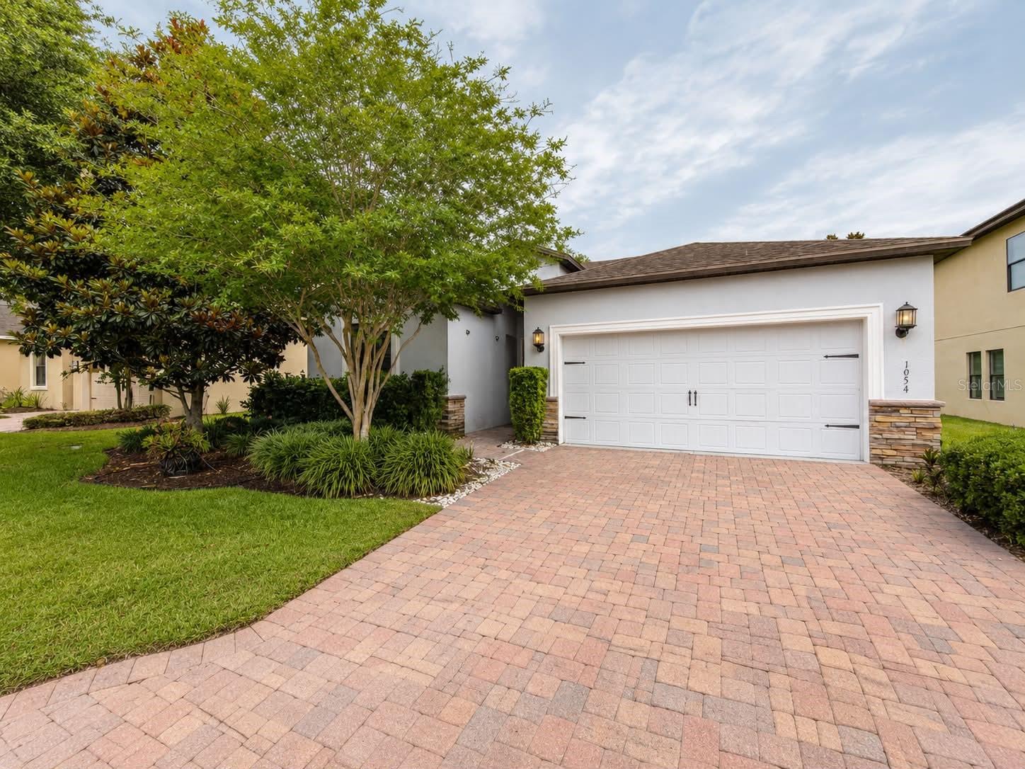 1954 Pantheon Dr, FL