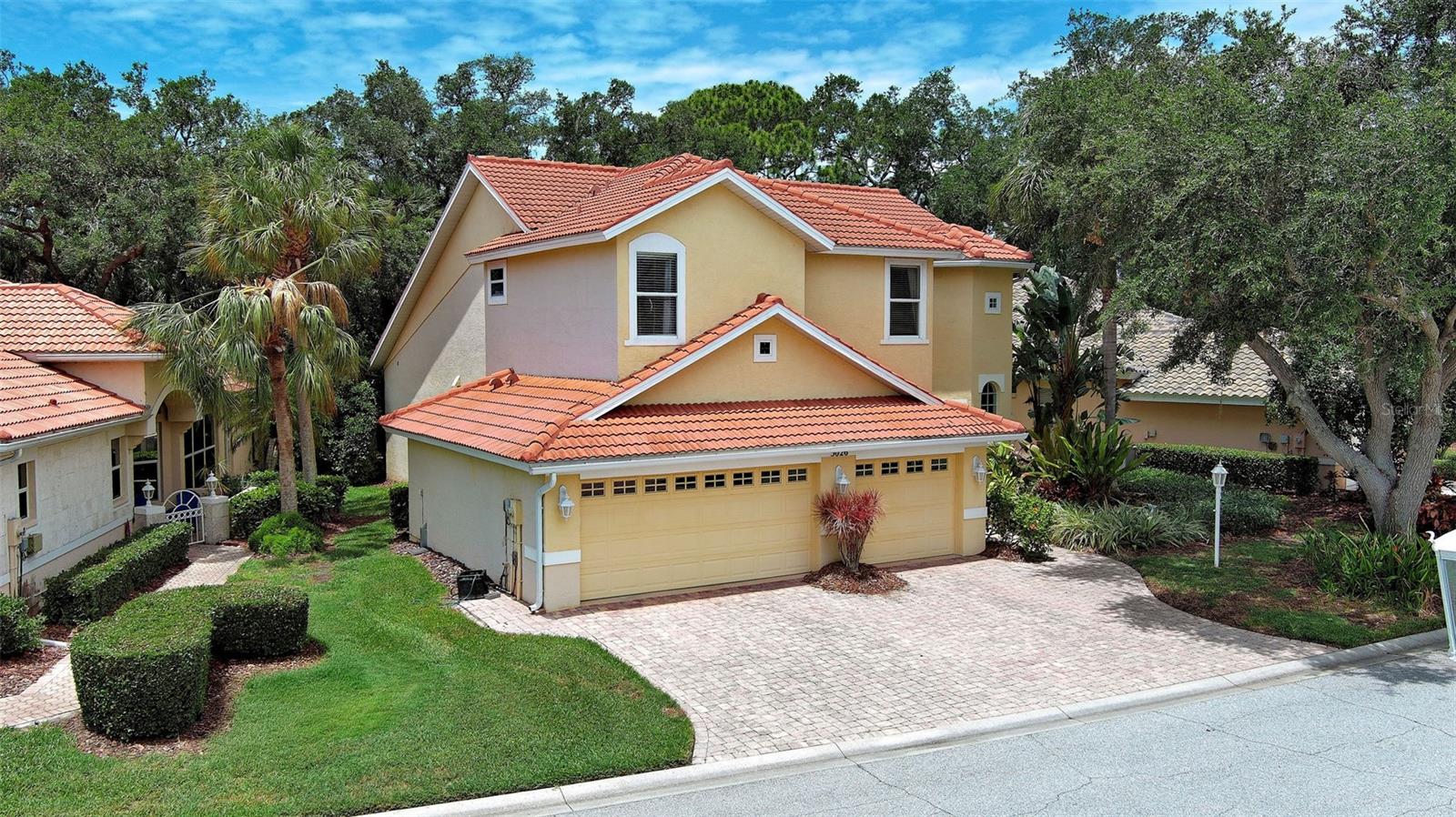 5026 Hanging Moss Lane, FL