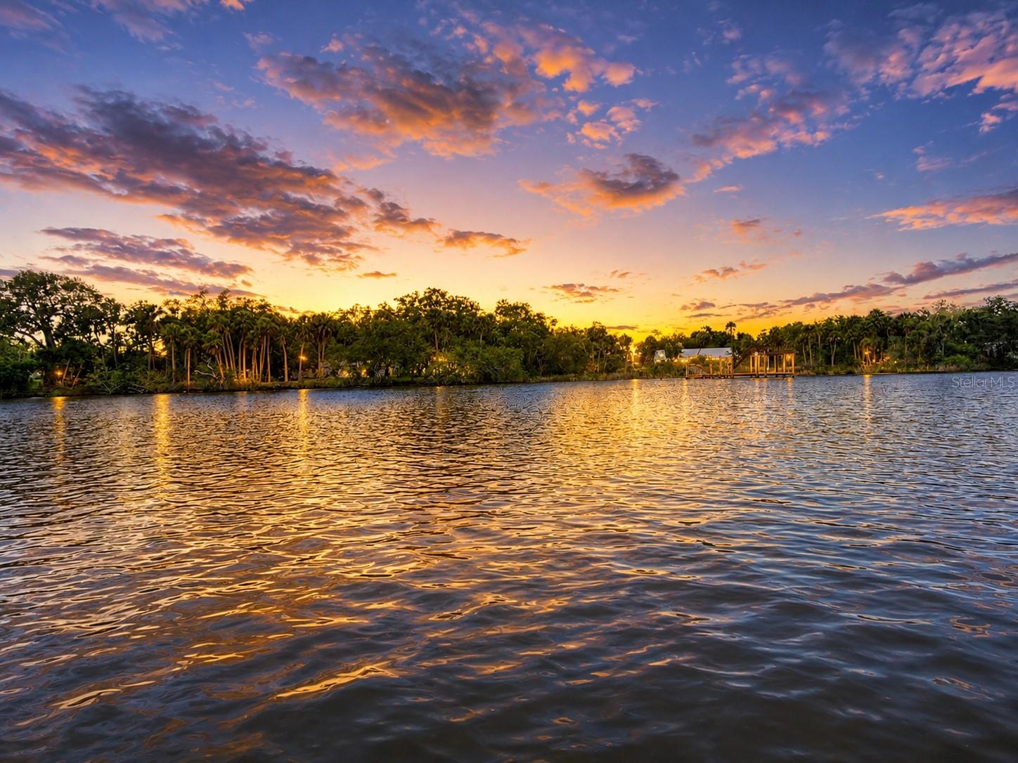 Riverview Dr, FL