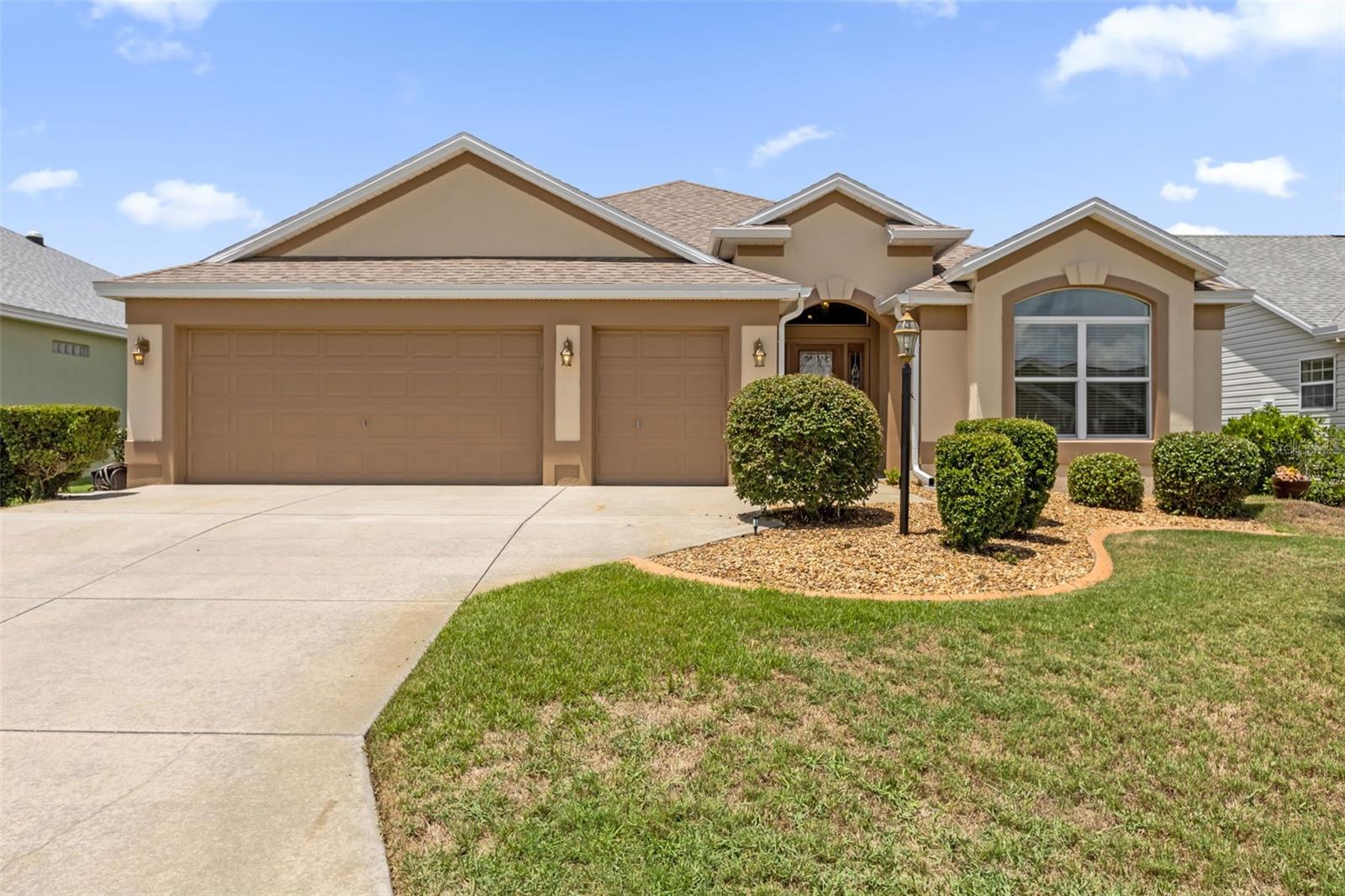897 Folkstone Way, FL