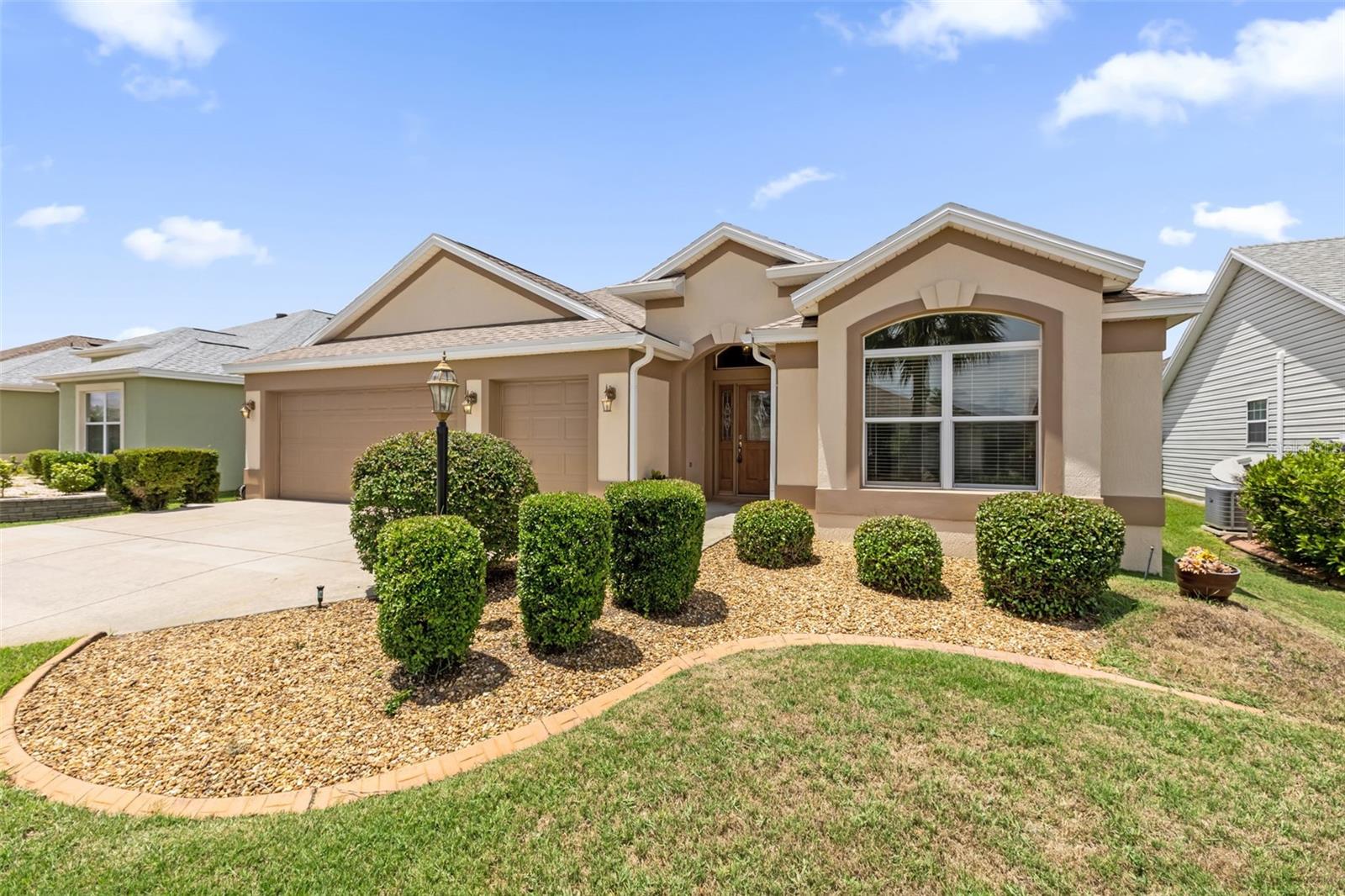897 Folkstone Way, FL