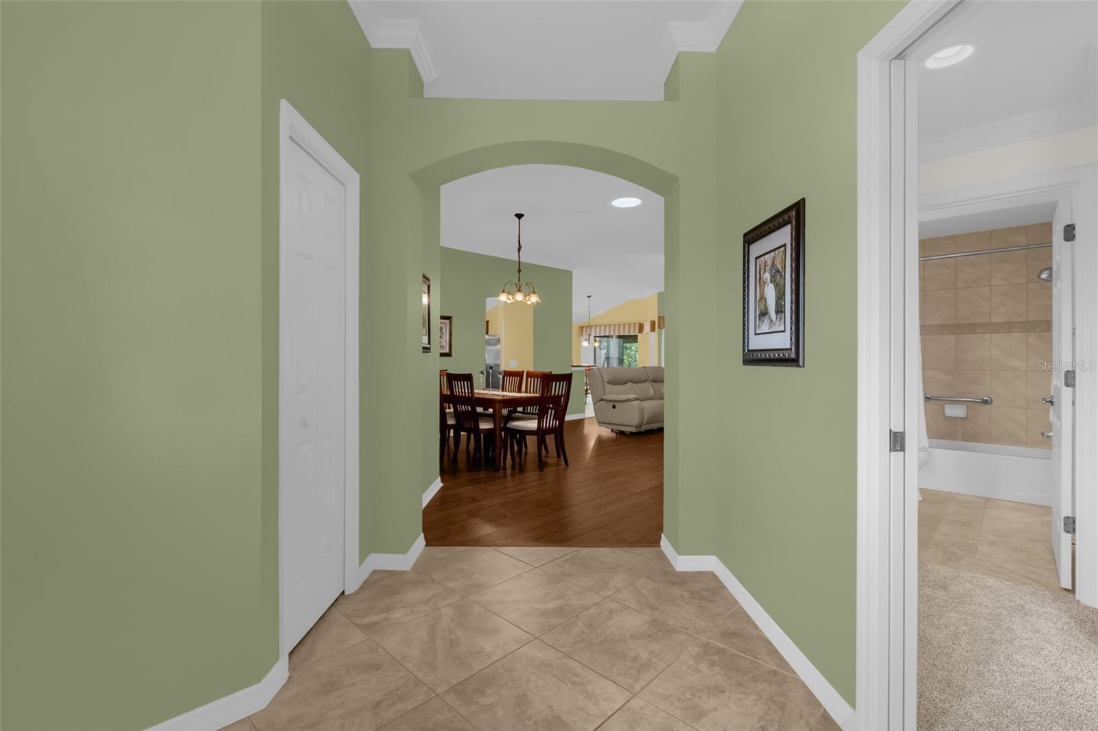 897 Folkstone Way, FL