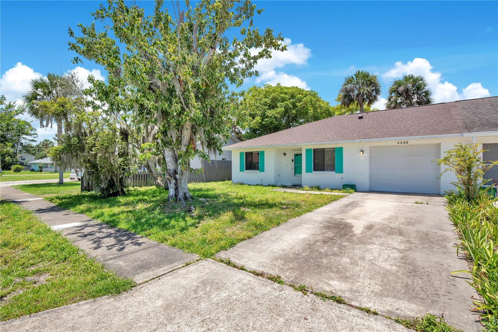 4488 Hidden Village Dr, FL