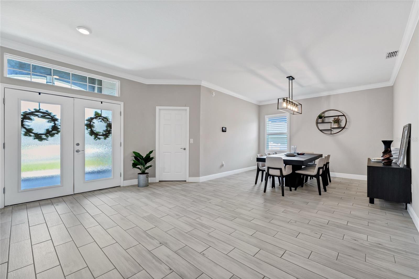 1061 Sandpiper Loop, FL