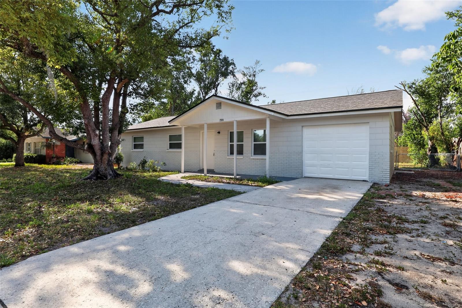 1904 E 115th Ave, FL