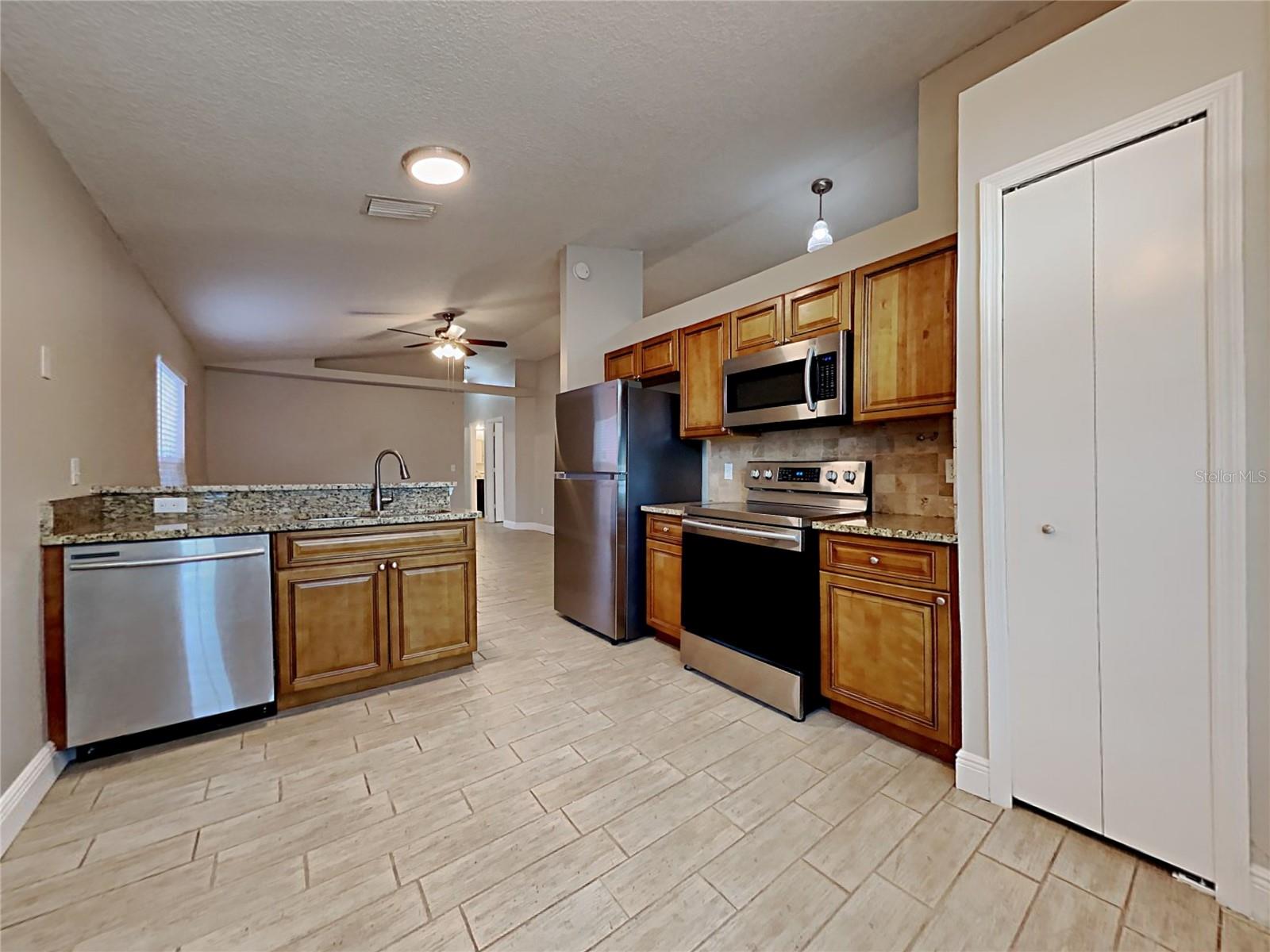 1604 Chatham Circle, FL