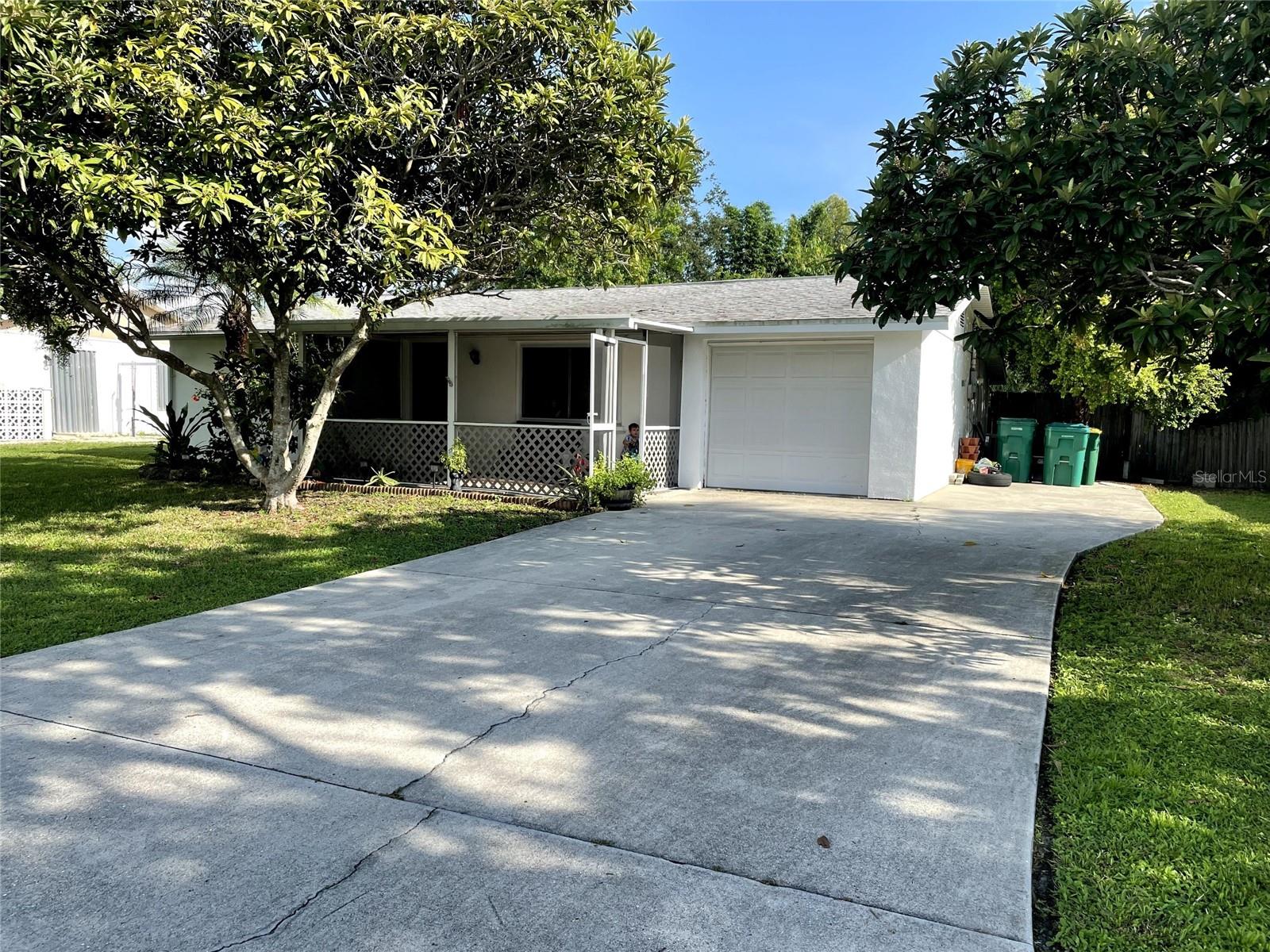 210 Walnut Avenue, FL
