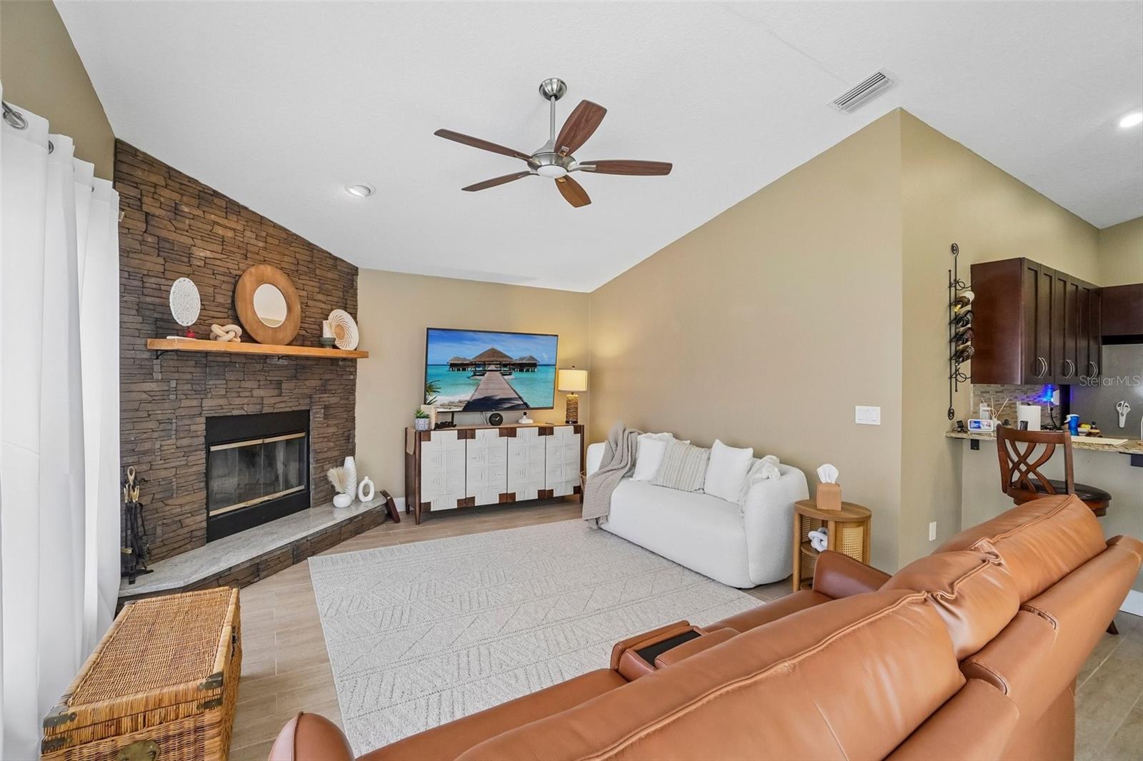 1817 Wood Bend Street, FL