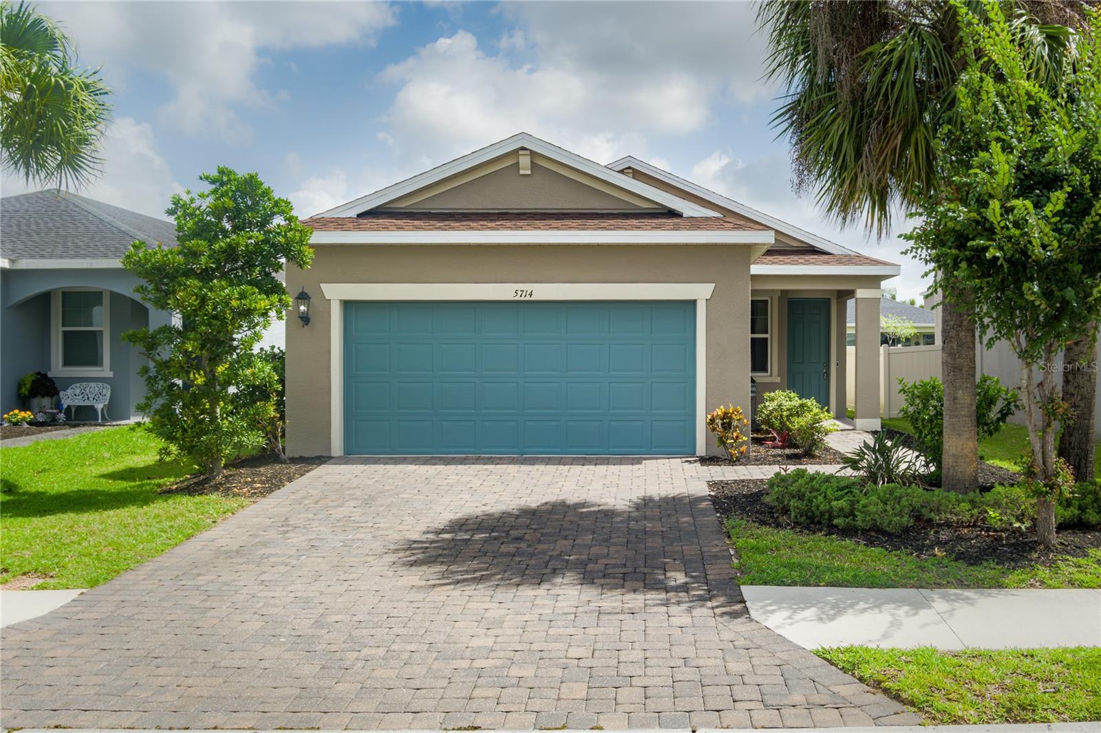 5714 Los Robles Ct, FL