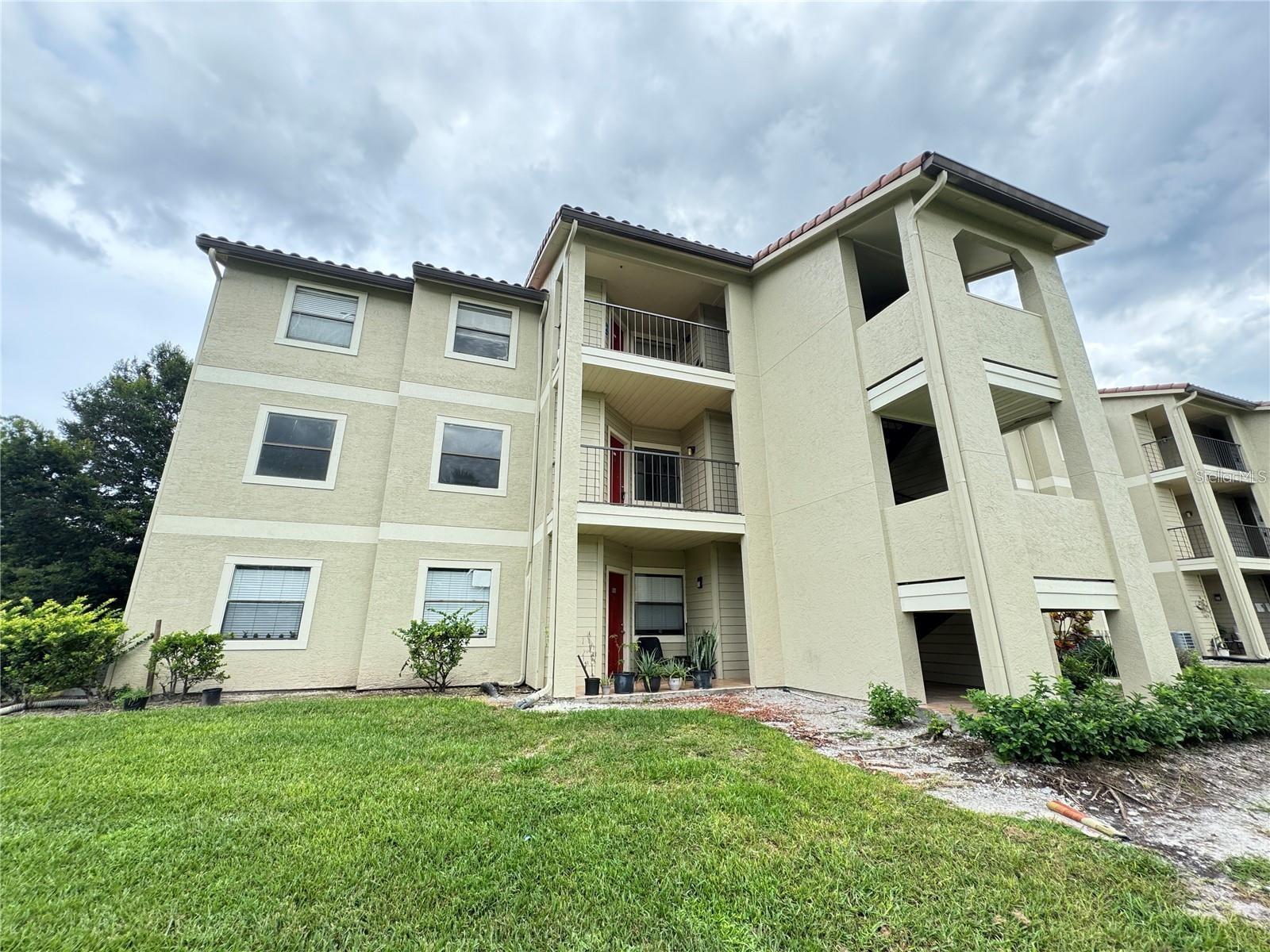 3038 Parkway Blvd #208, FL