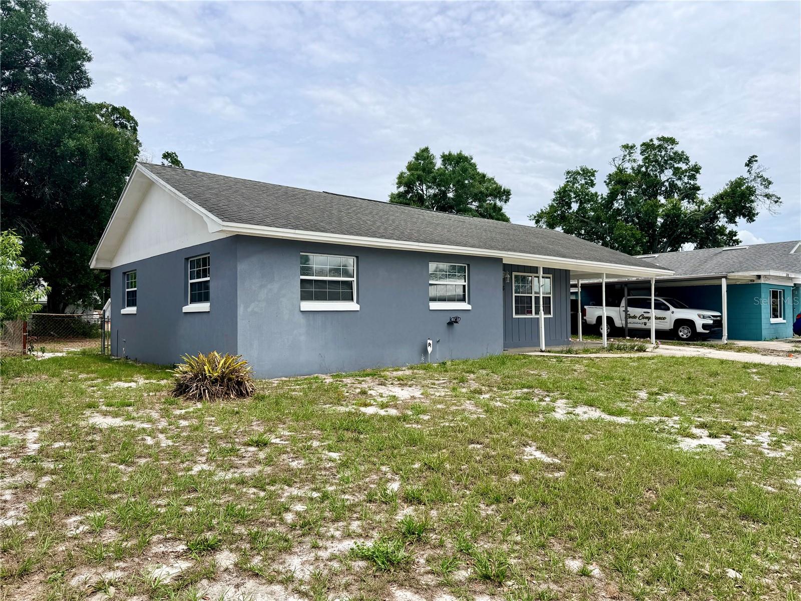 506 Holt Circle, FL