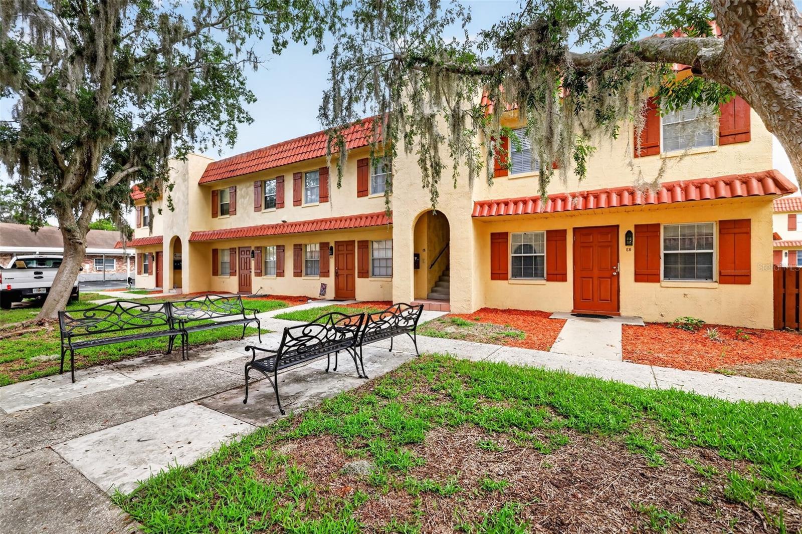 1112 W Main St #E7, FL