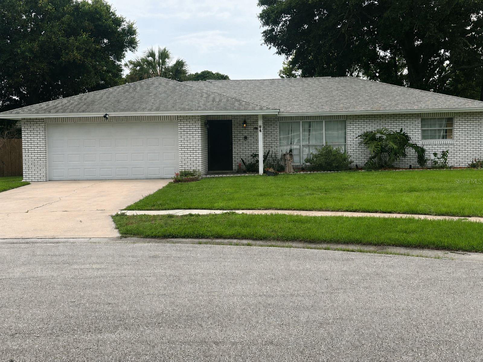 94 Glass Court, FL