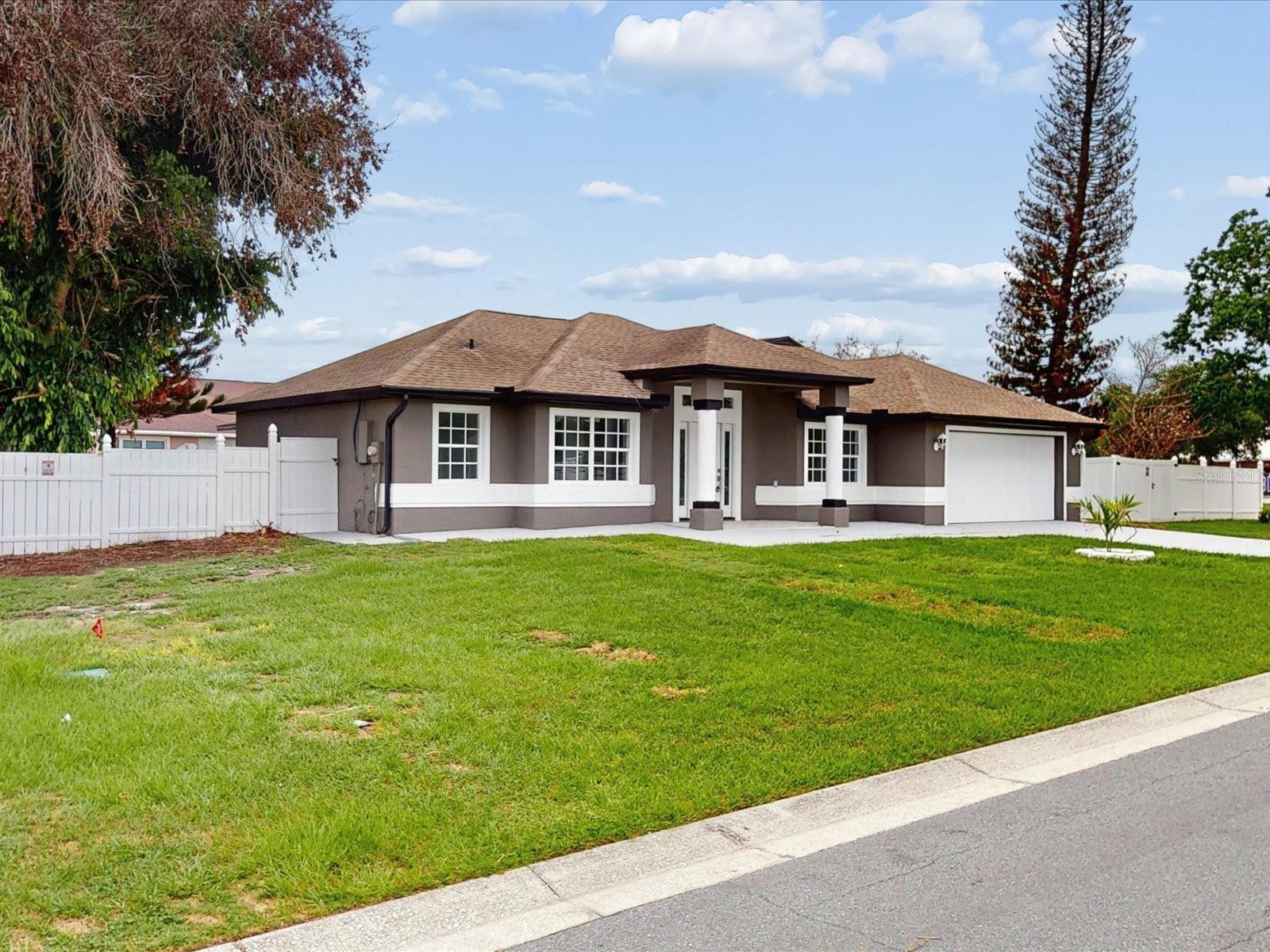 2401 Bel Air Circle, FL