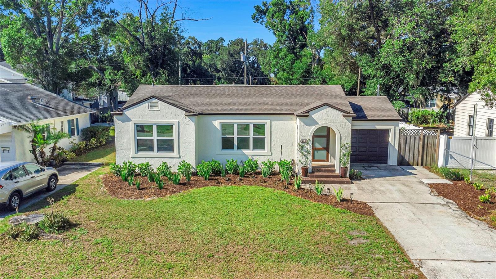 908 W Candlewood Ave, FL