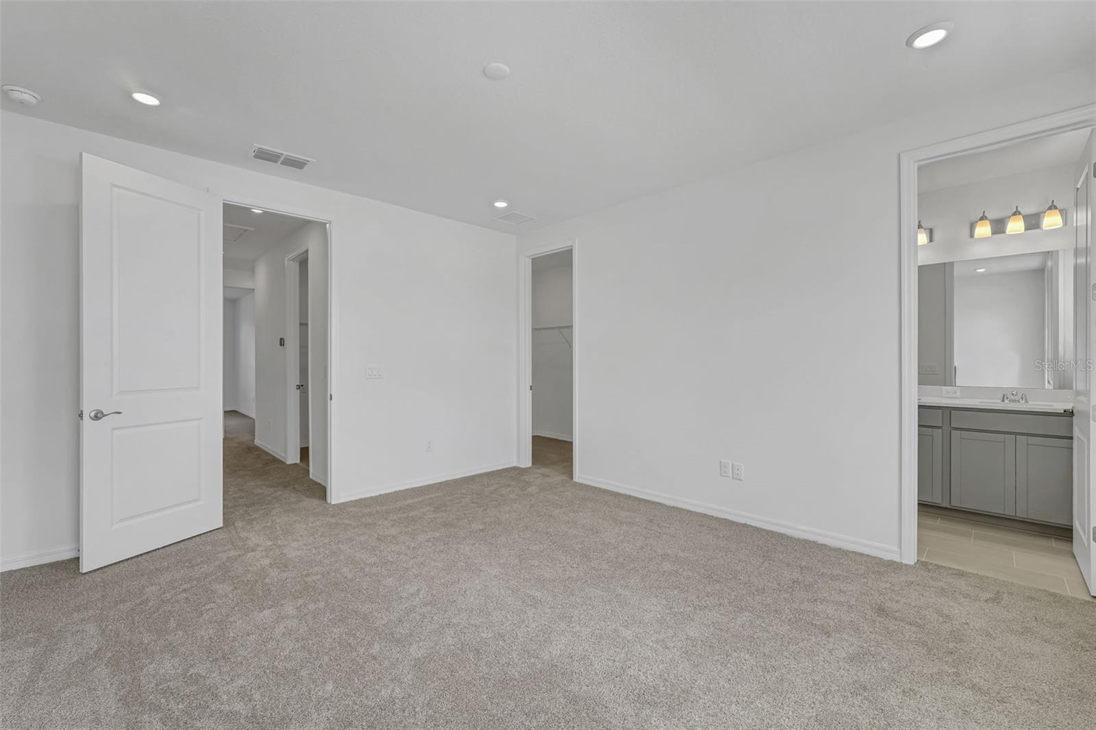31829 Kestrel Calling Drive, FL