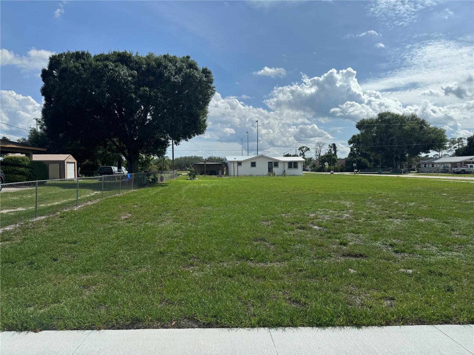Glades Ave, FL
