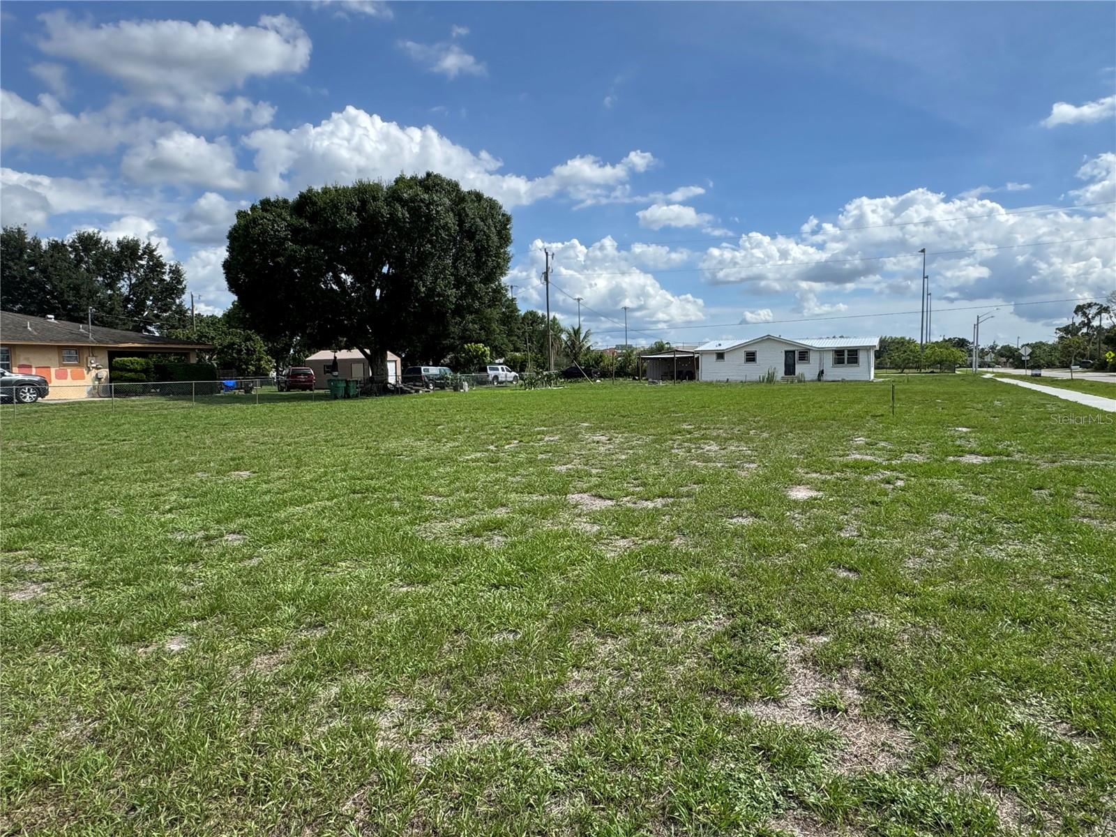 Glades Avenue, FL