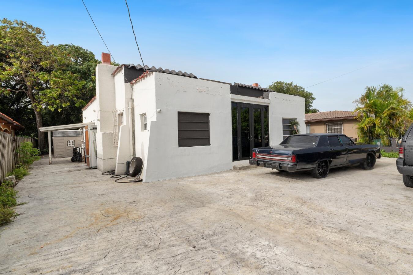 1829 5th, FL