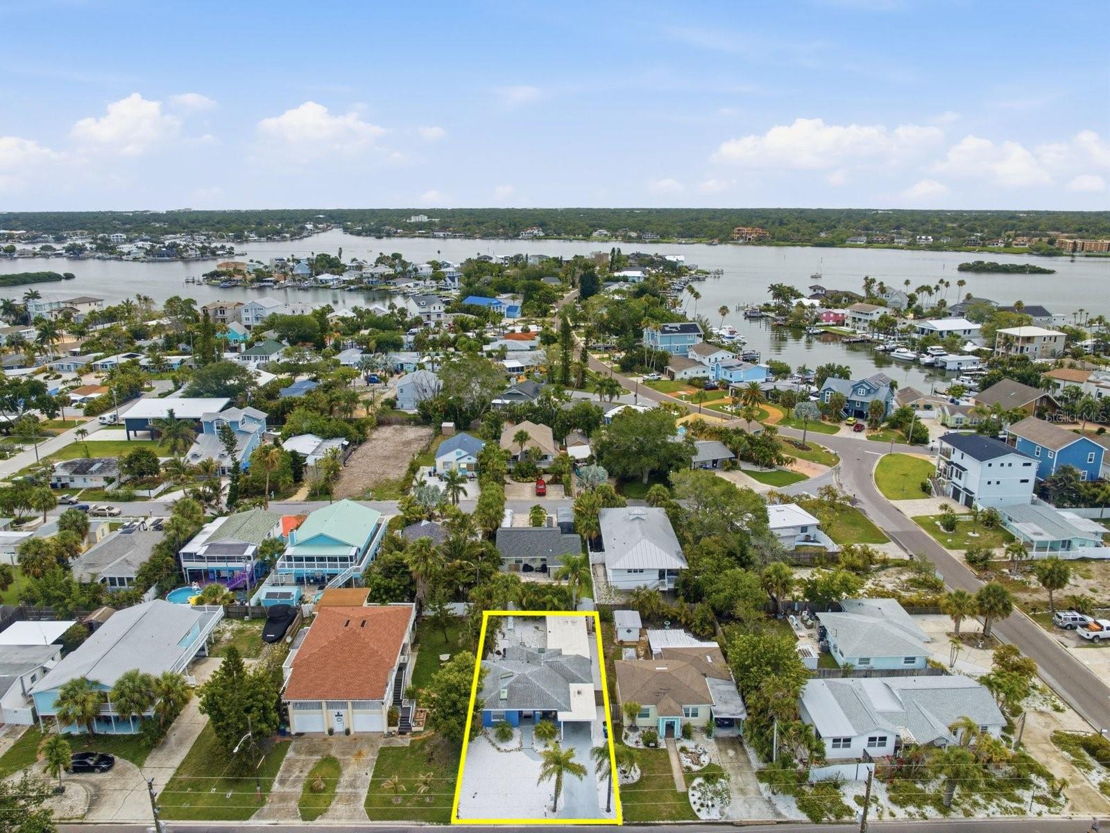 1207 1st St, FL