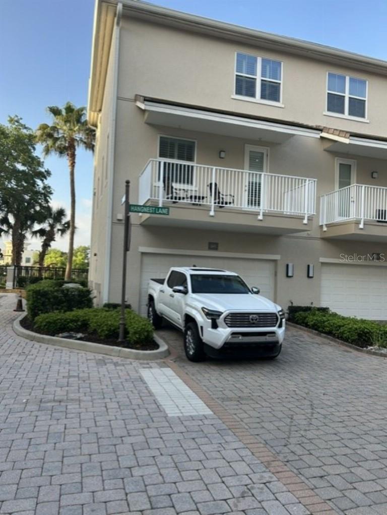 641 Hangnest Lane, FL