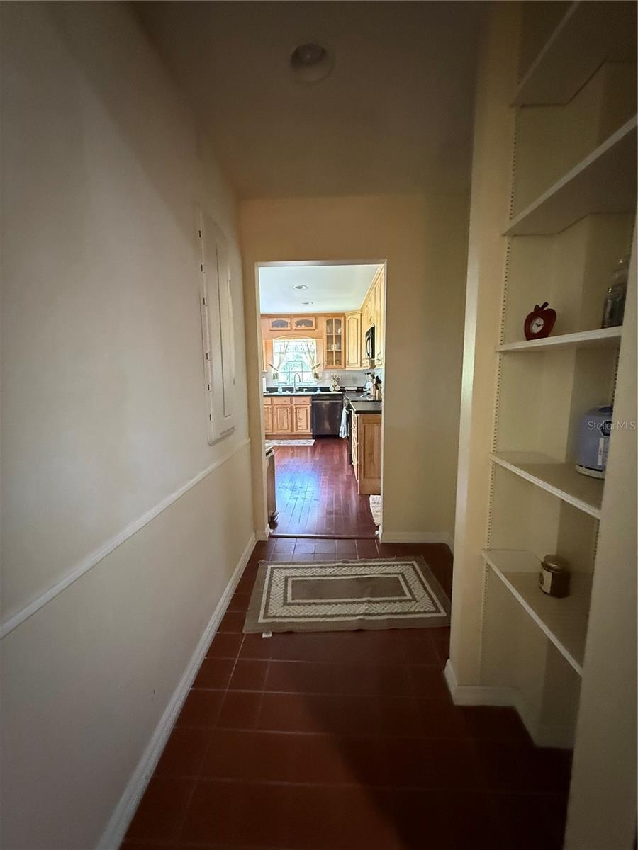 305 White Oak Drive, FL