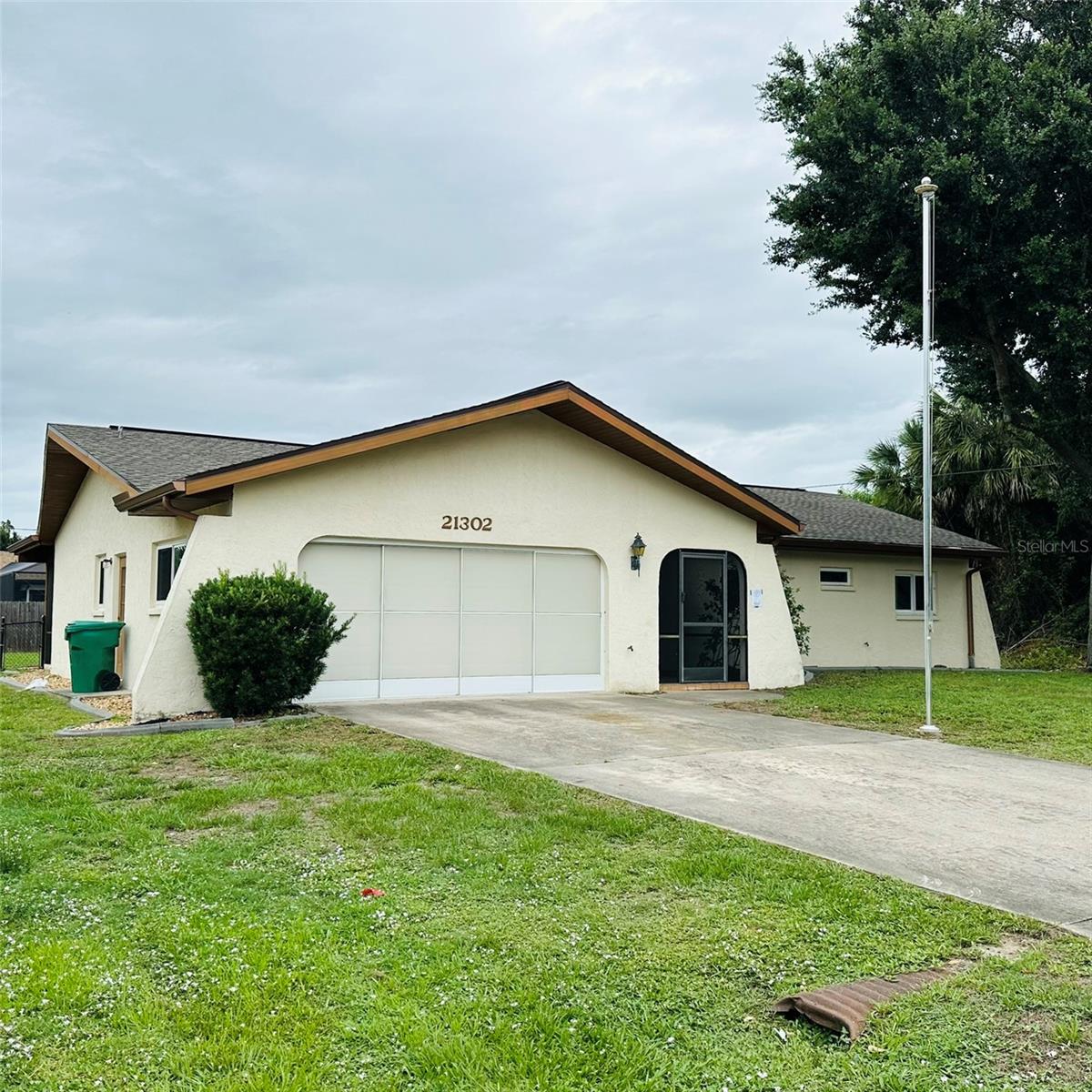 21302 Hubbard Avenue, FL