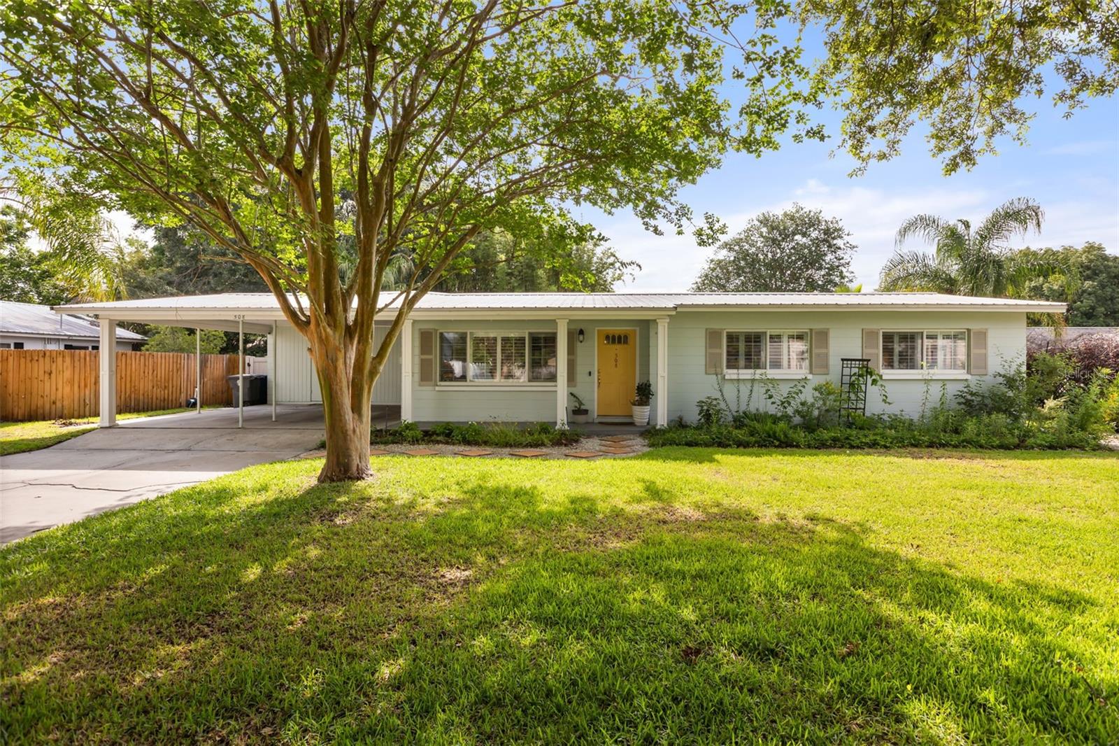 508 Dunraven Drive, FL