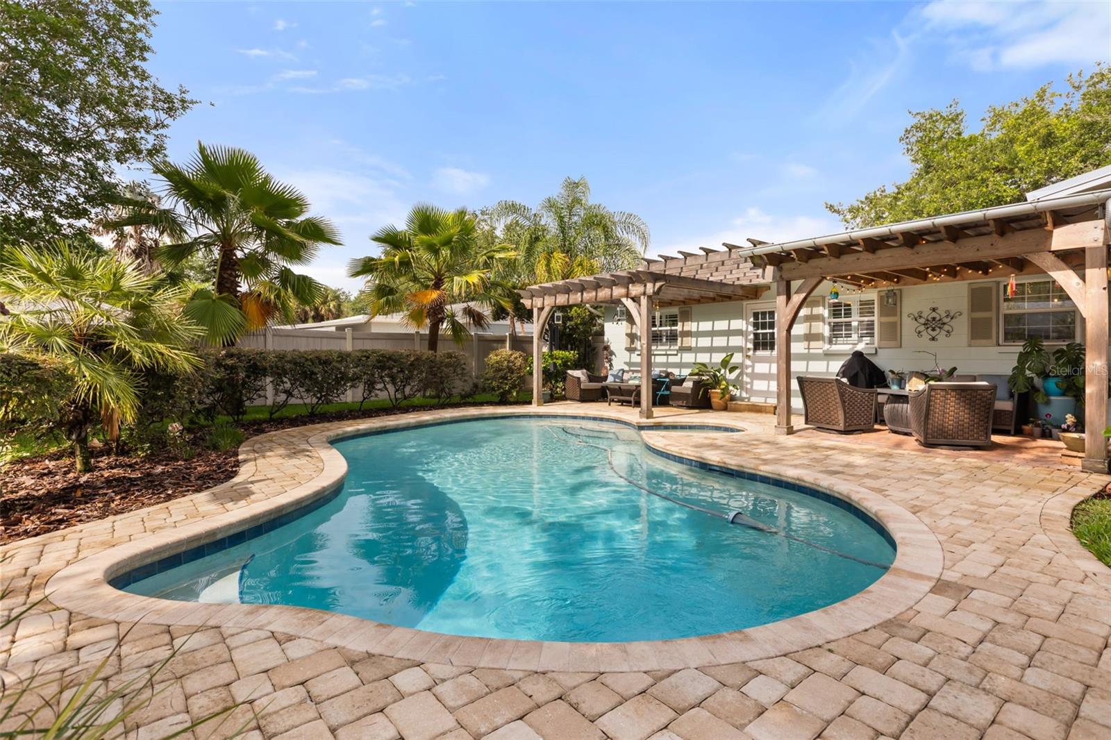 508 Dunraven Drive, FL
