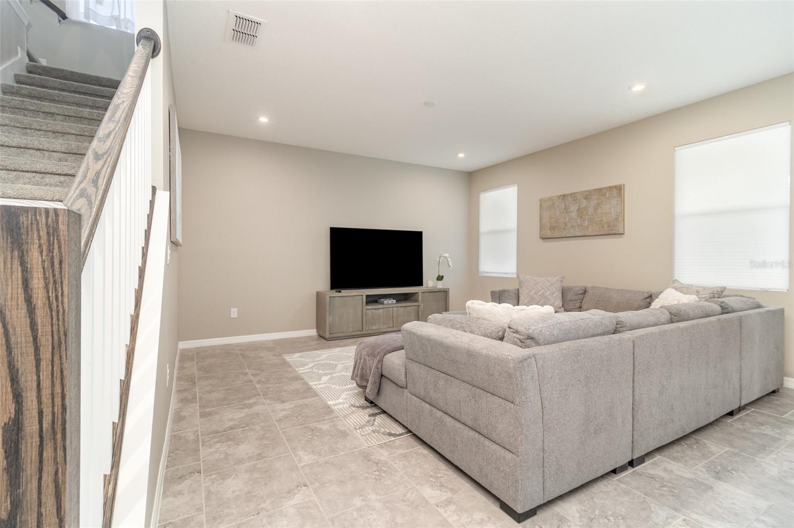 2461 Avian Loop, FL