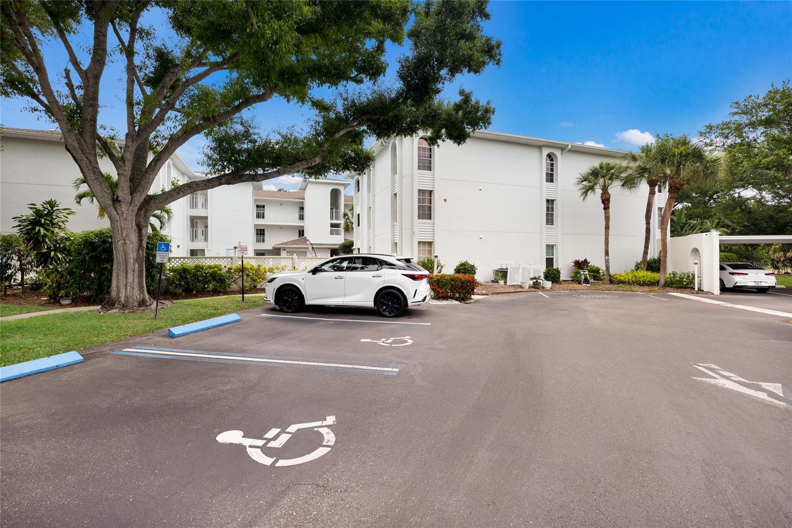 6304 Pointe West Boulevard, FL
