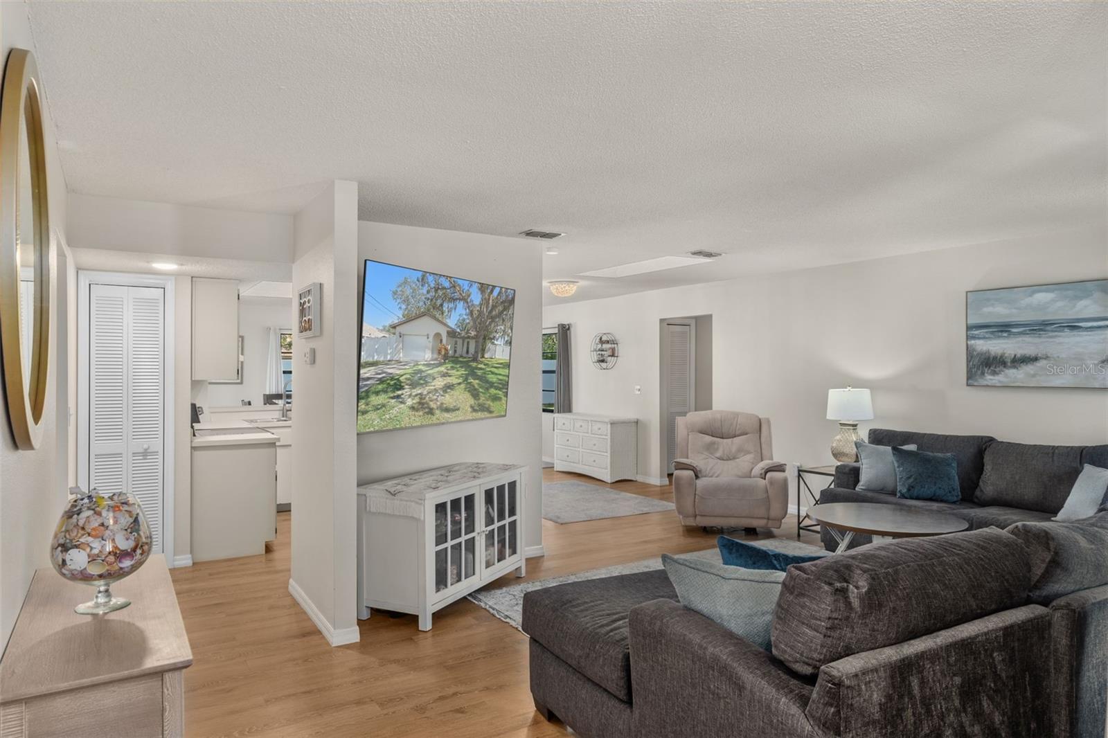 5525 Applegate Drive, FL