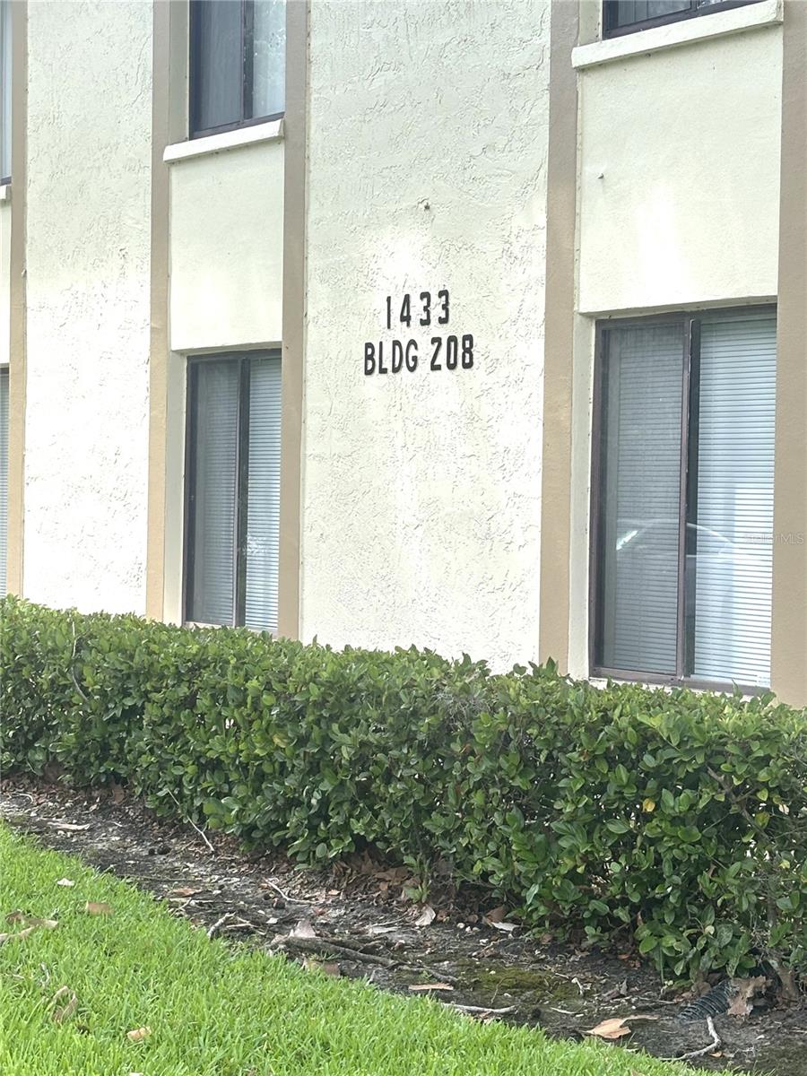 1433 Pine Glen Place, FL