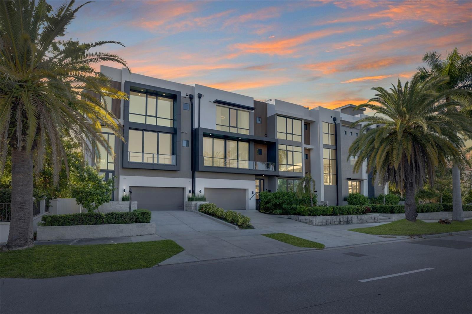 98 Davis Boulevard, FL