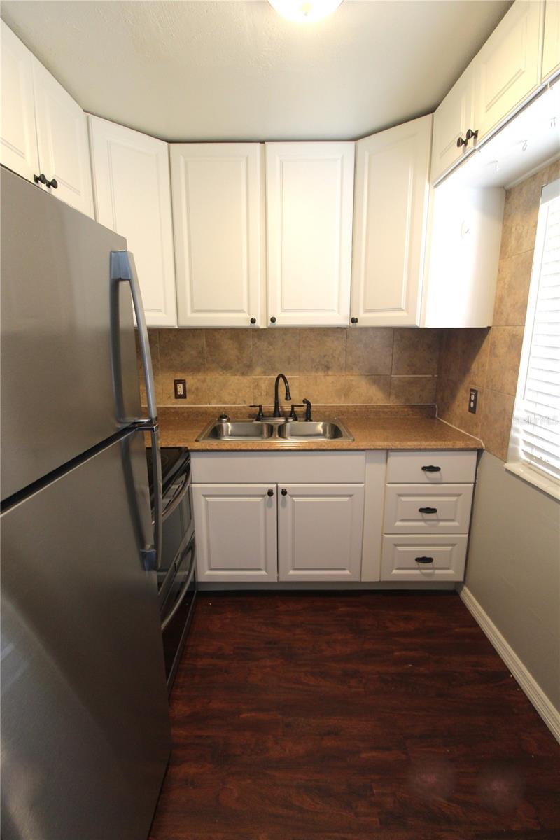 3001 Bee Ridge Road, FL