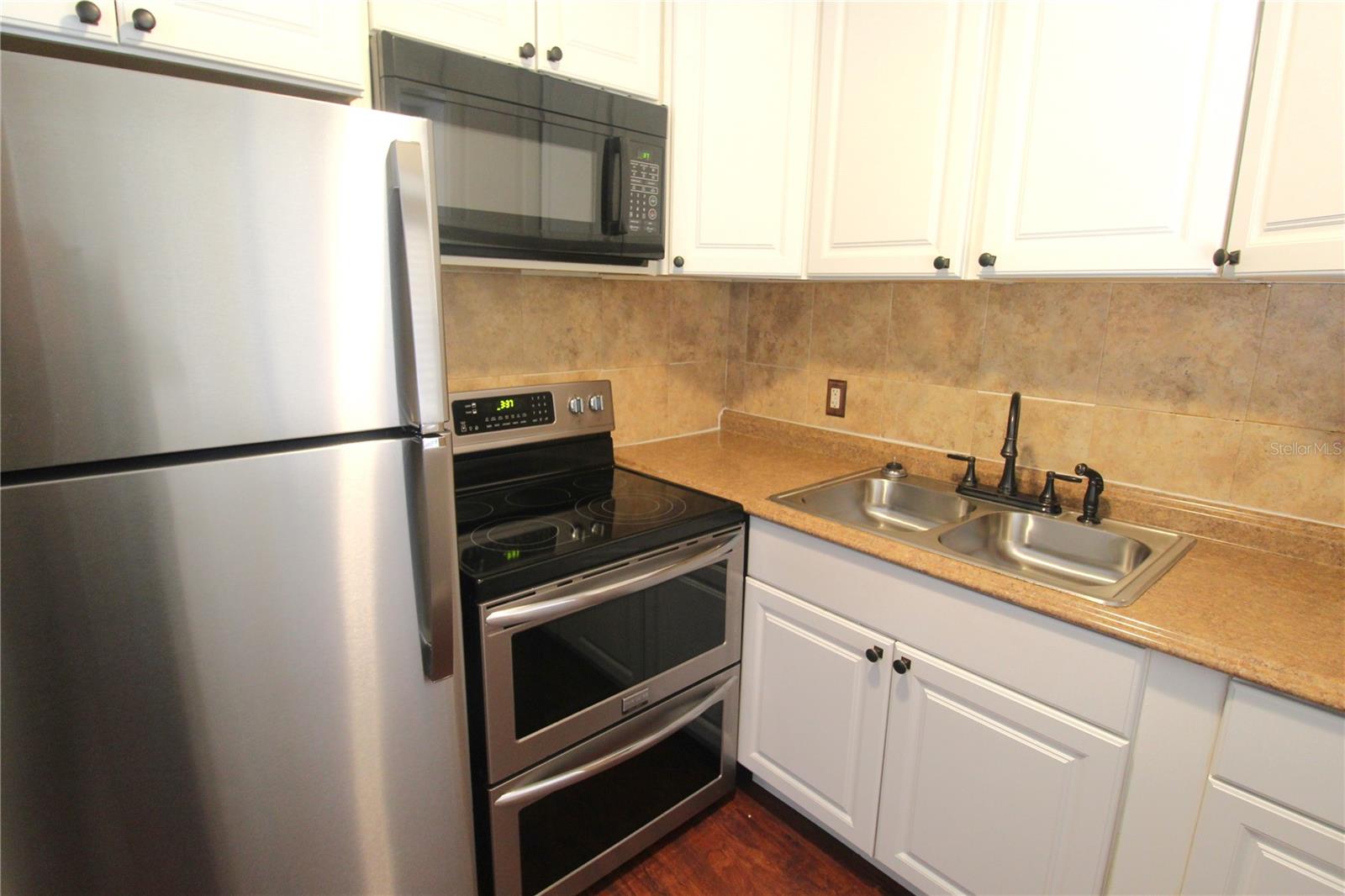 3001 Bee Ridge Road, FL