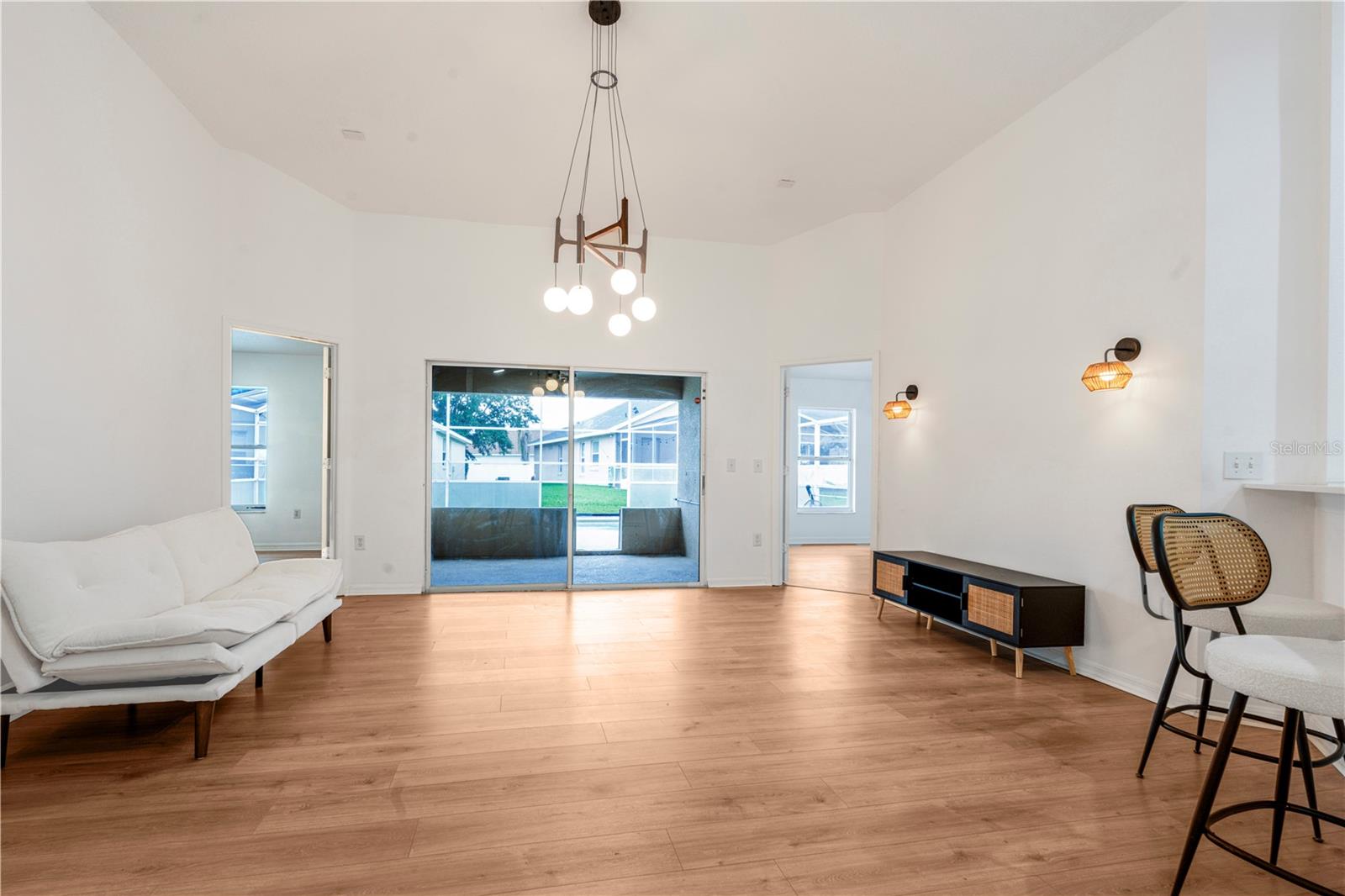 2705 Willow Glen Circle, FL