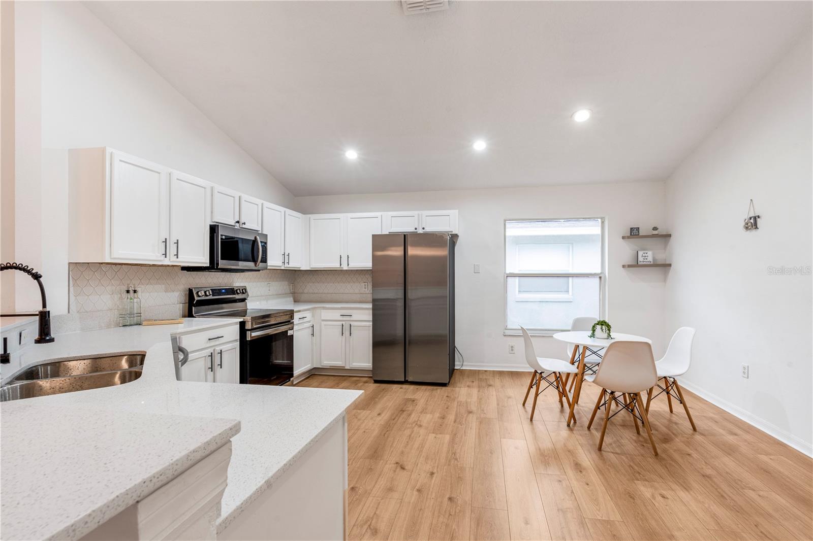 2705 Willow Glen Circle, FL