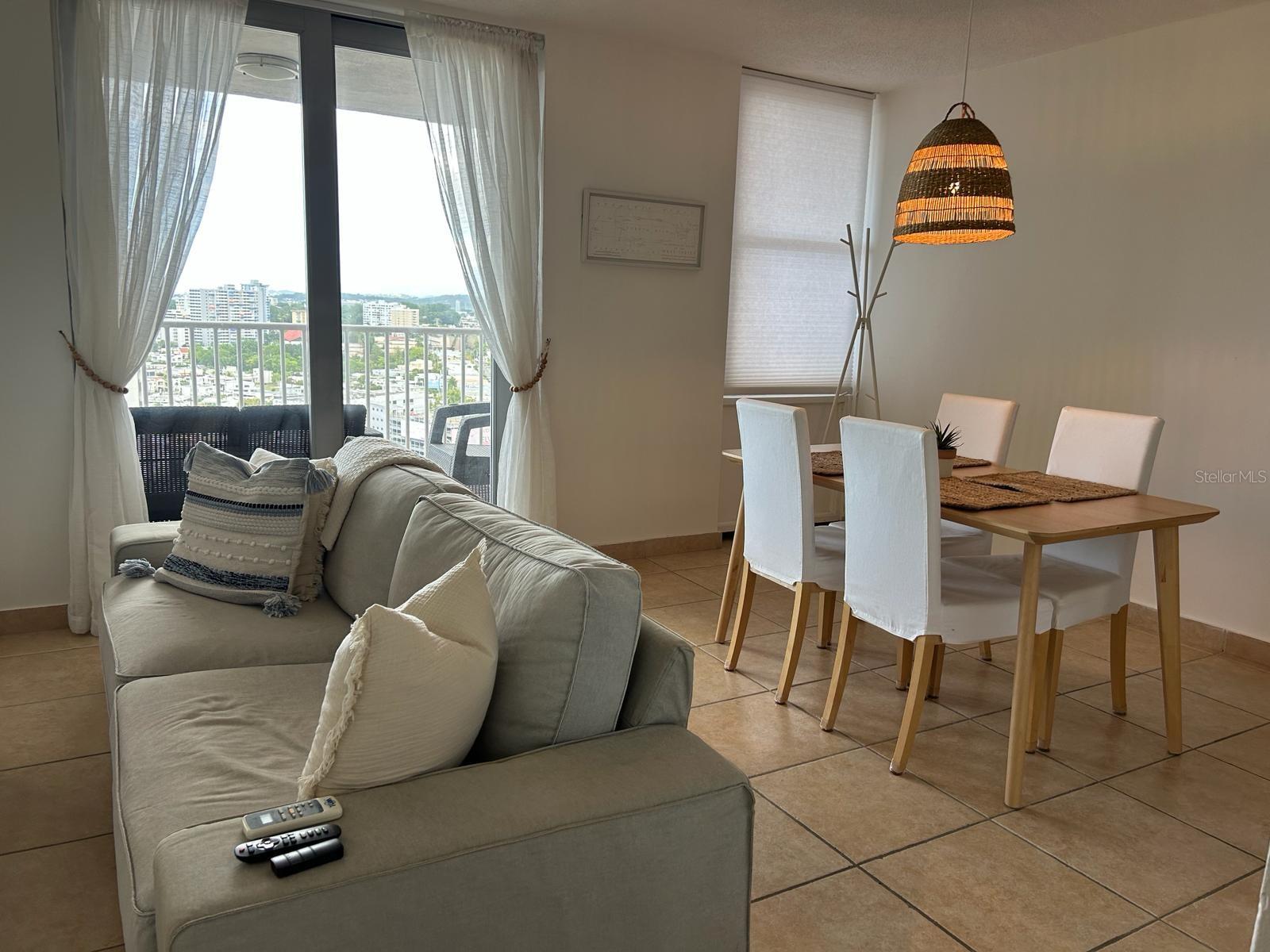 1026 Av. Luis Vigoreaux, PR