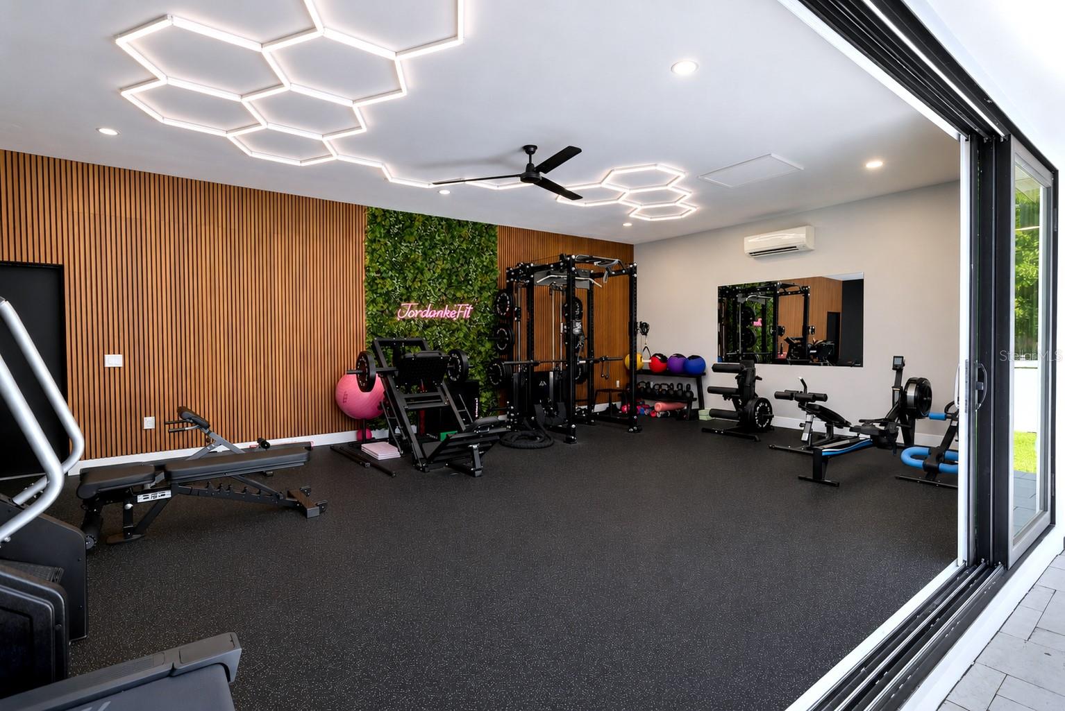 9208 Bay Hill Boulevard, FL