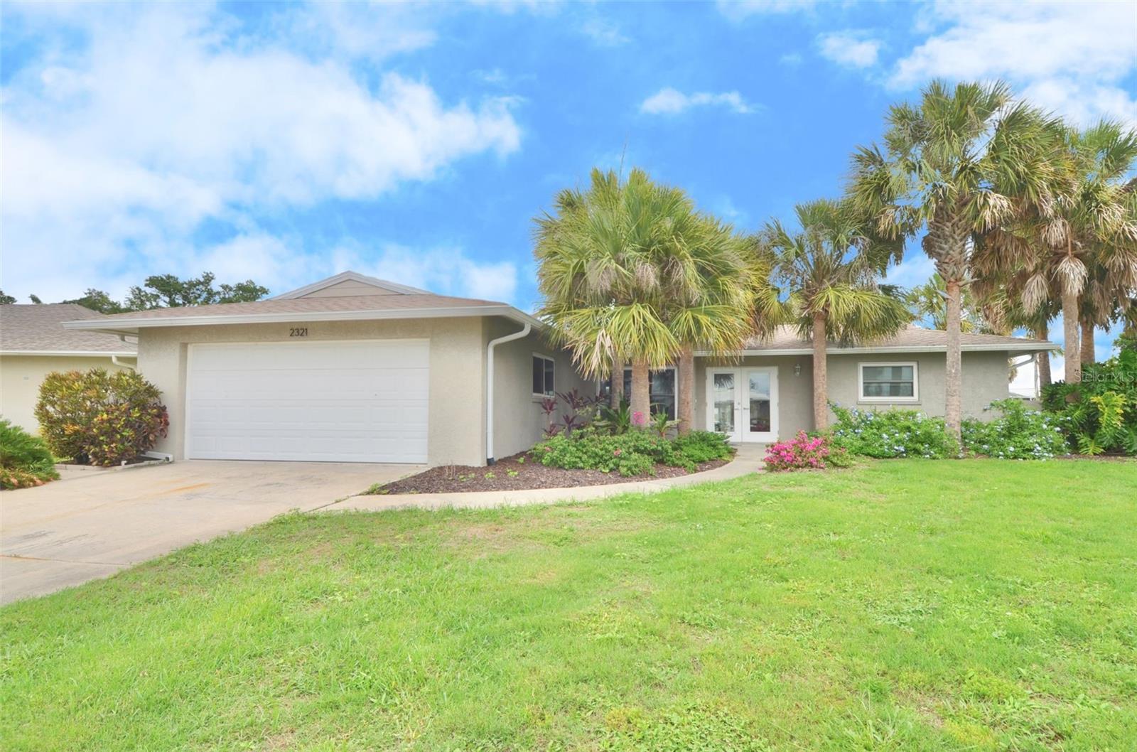 2321 Sandlewood Drive, FL