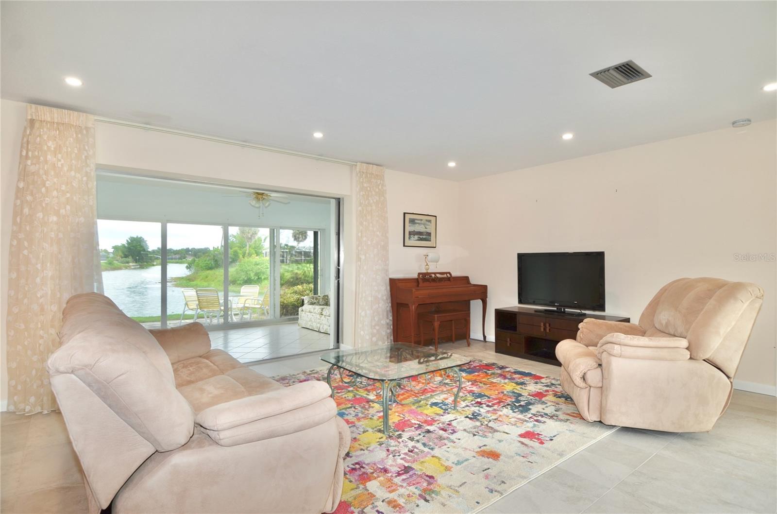 2321 Sandlewood Drive, FL