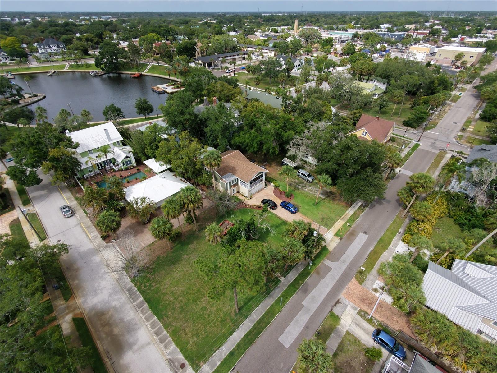 Lemon Street, FL