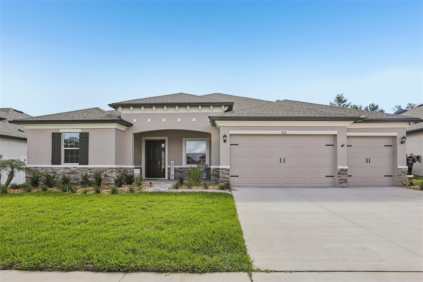 902 Tierra Dr, FL