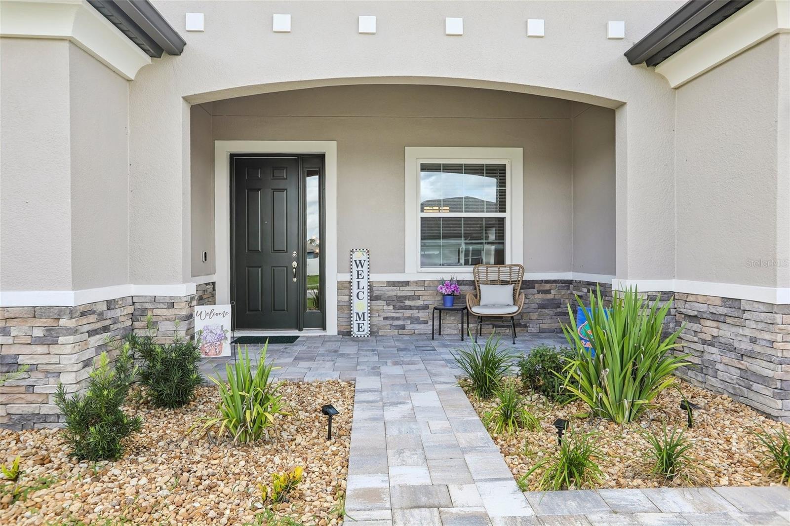 902 Tierra Dr, FL
