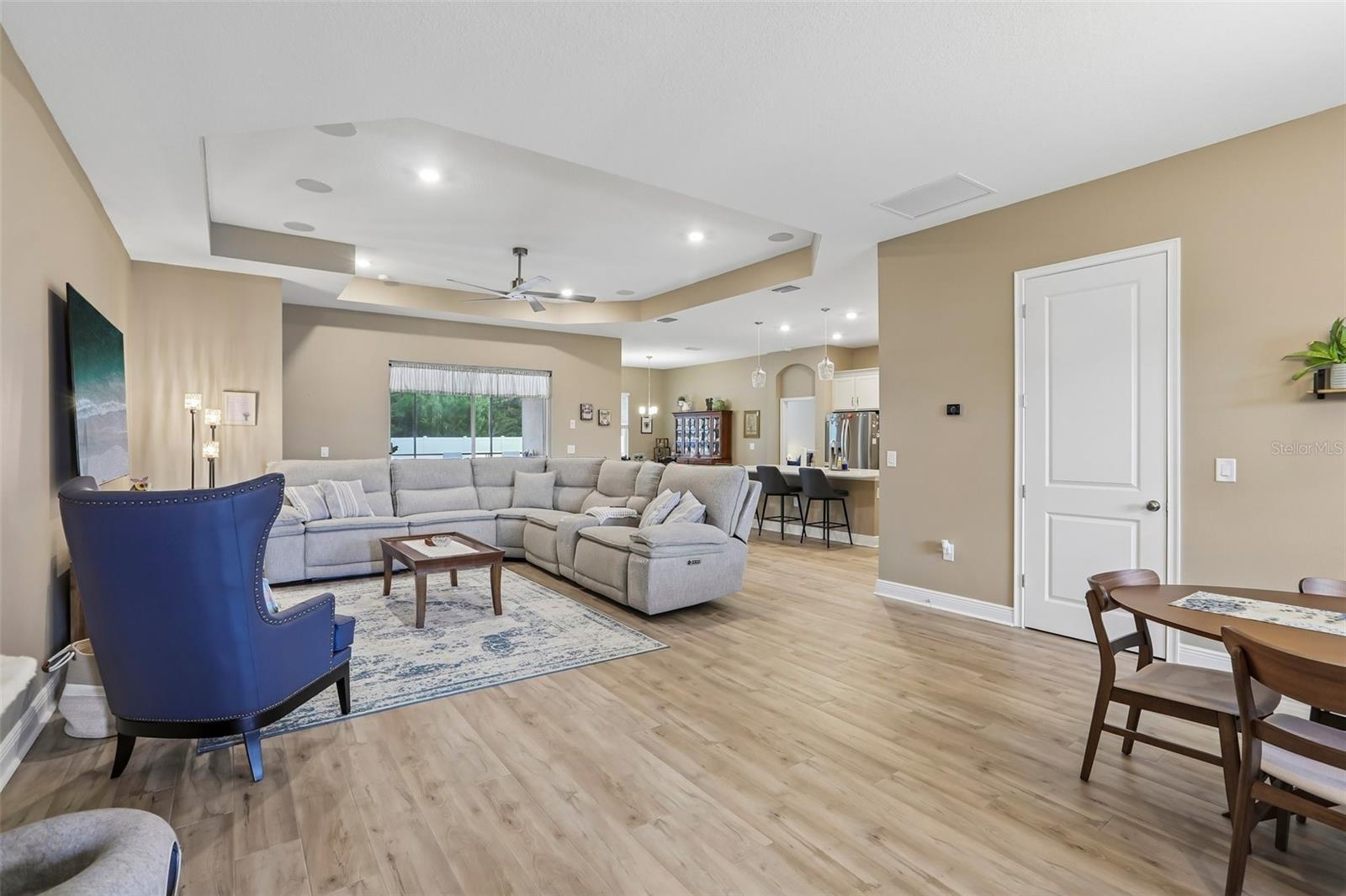 902 Tierra Dr, FL