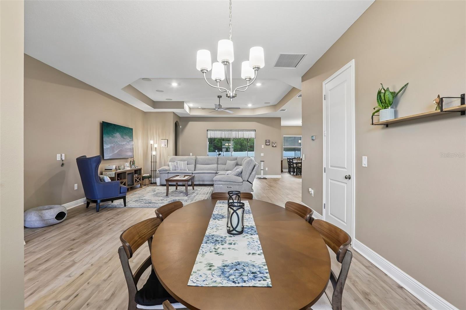902 Tierra Dr, FL