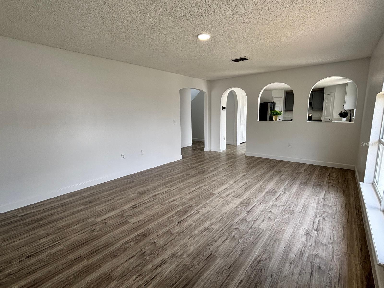 404 Manitoba Drive, FL